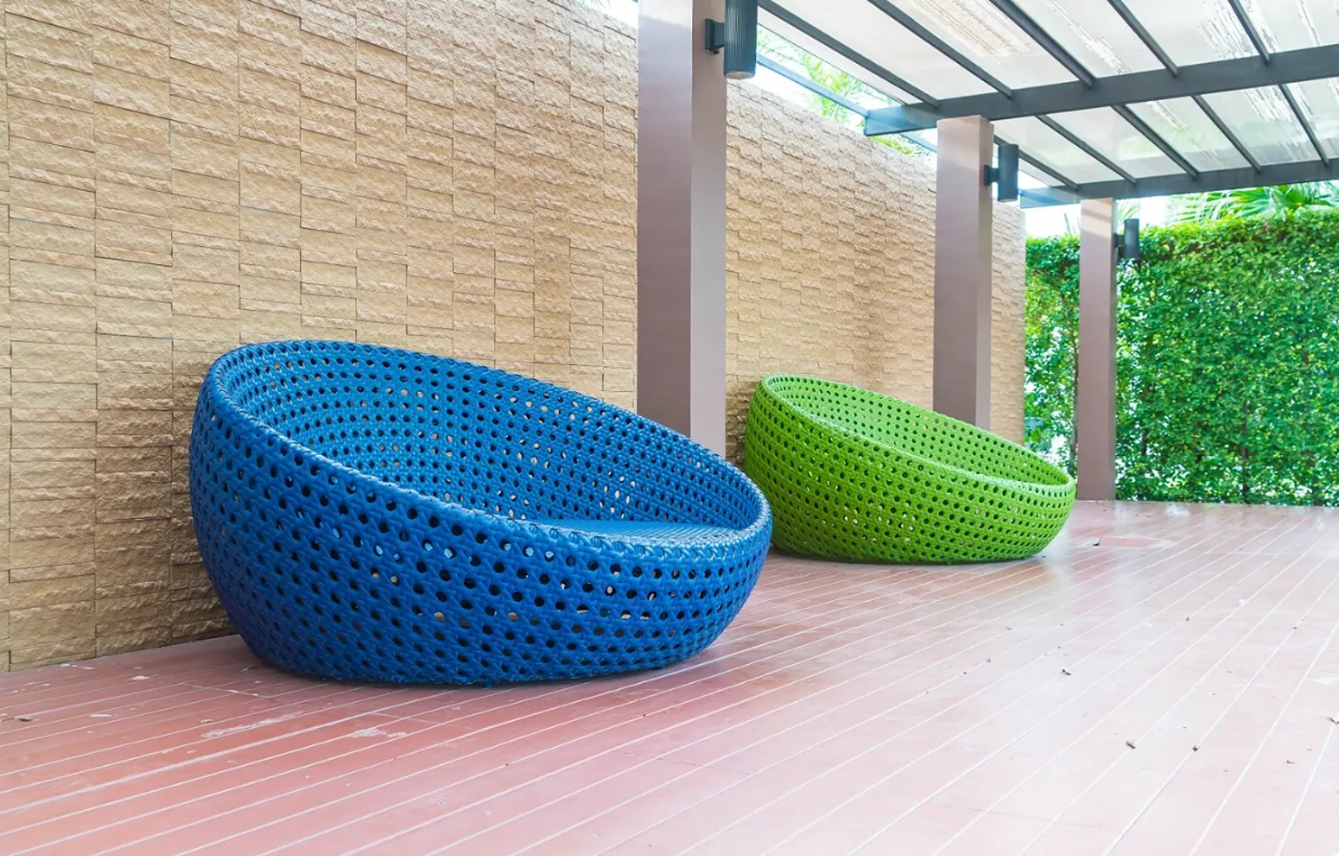 Terraza cubierta como solución complementaria a toldos en Móstoles